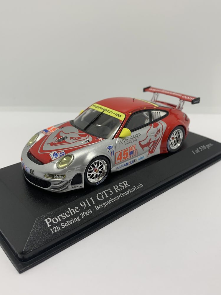 Porsche 911 GT3 RSR da Minichamps escala 1/43