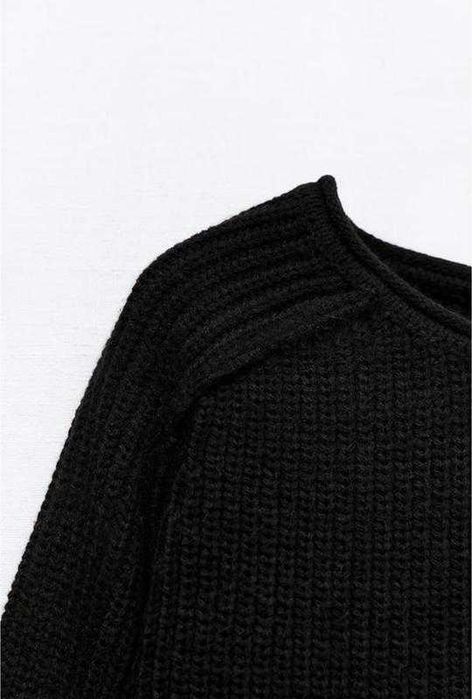 Чорний светр Zara S