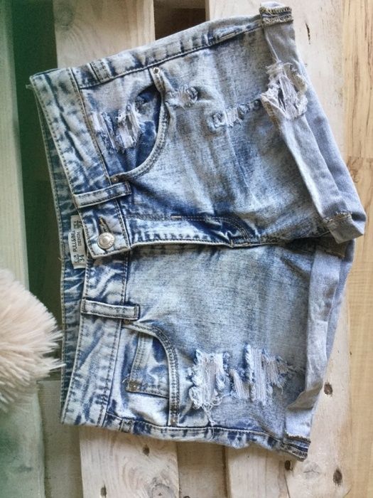 Szorty krótkie spodenki dżinsowe jeansowe pull&bear XS 34 jak nowe