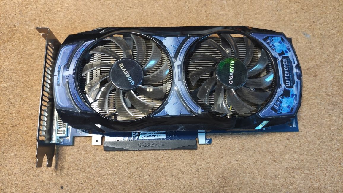 NVIDIA GeForce GTS450 1gb ram GDDR 5 Gigabyte Windforce Oc