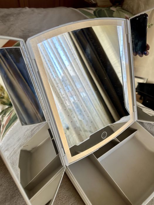 Espelho dobrável com Led e organizador de maquilhagem