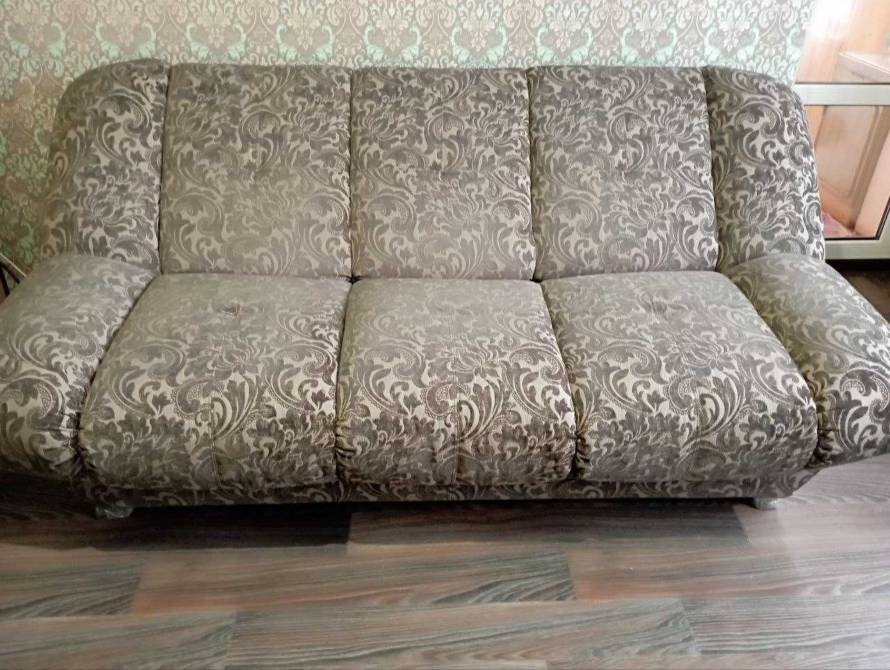 Продам диван (вживаний)
