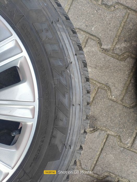 Bridgestone Blizzak W810 215/60/17 c