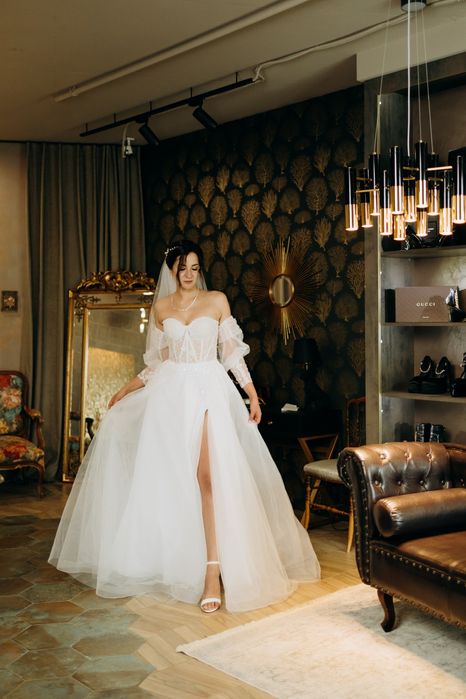 Продам весільну сукню