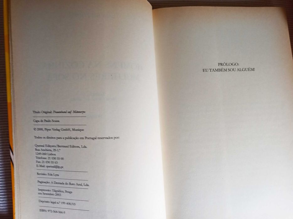 Livro "Homens na cozinha, mulheres no sofá"