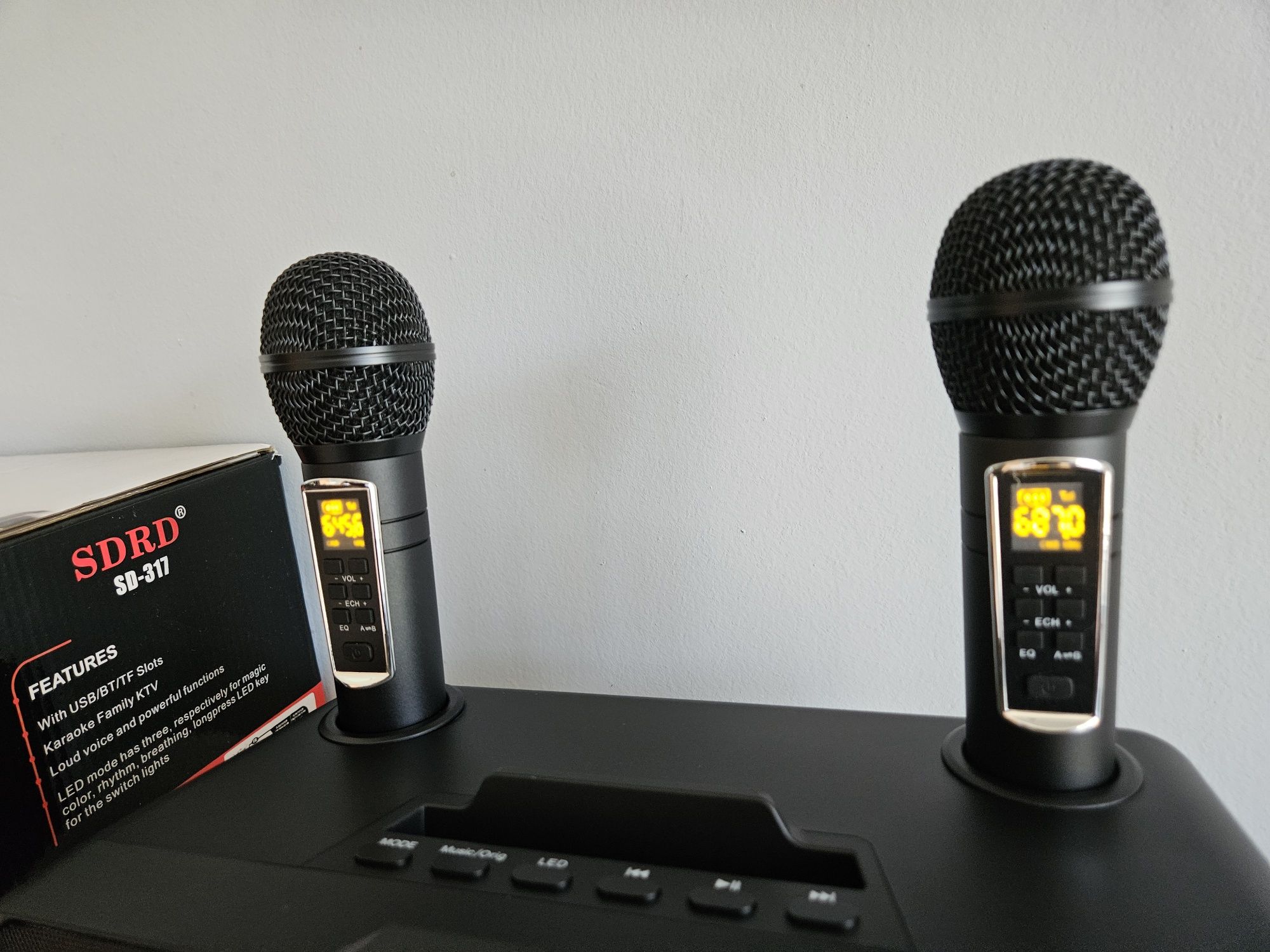 Automat Głośnik Bezprzewodowy Do Karaoke 2 Mikrofony 6 sztuk Nowe Mikr
