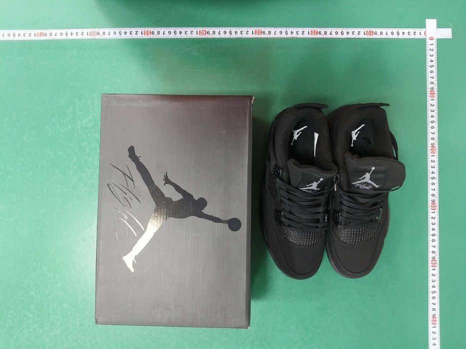 Air Jordan 4 Preto