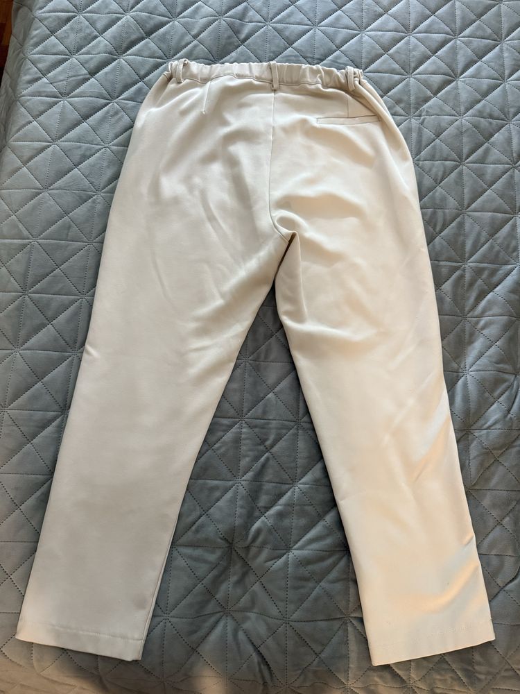 Calça bege senhora