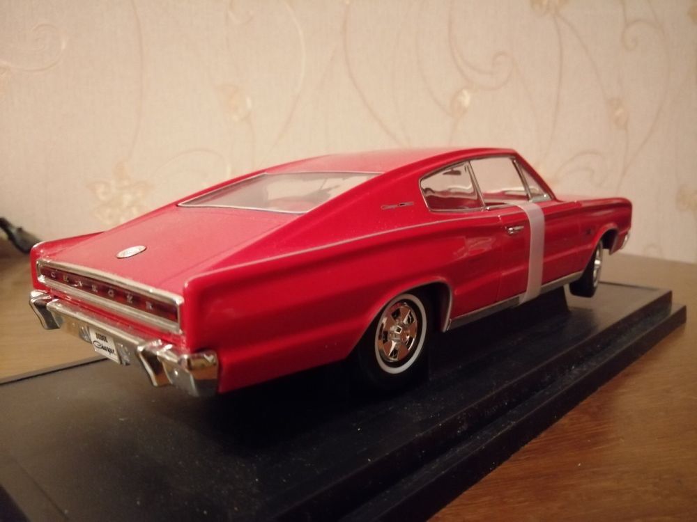 Колекційна модель Dodge Chenger 1966 1:18