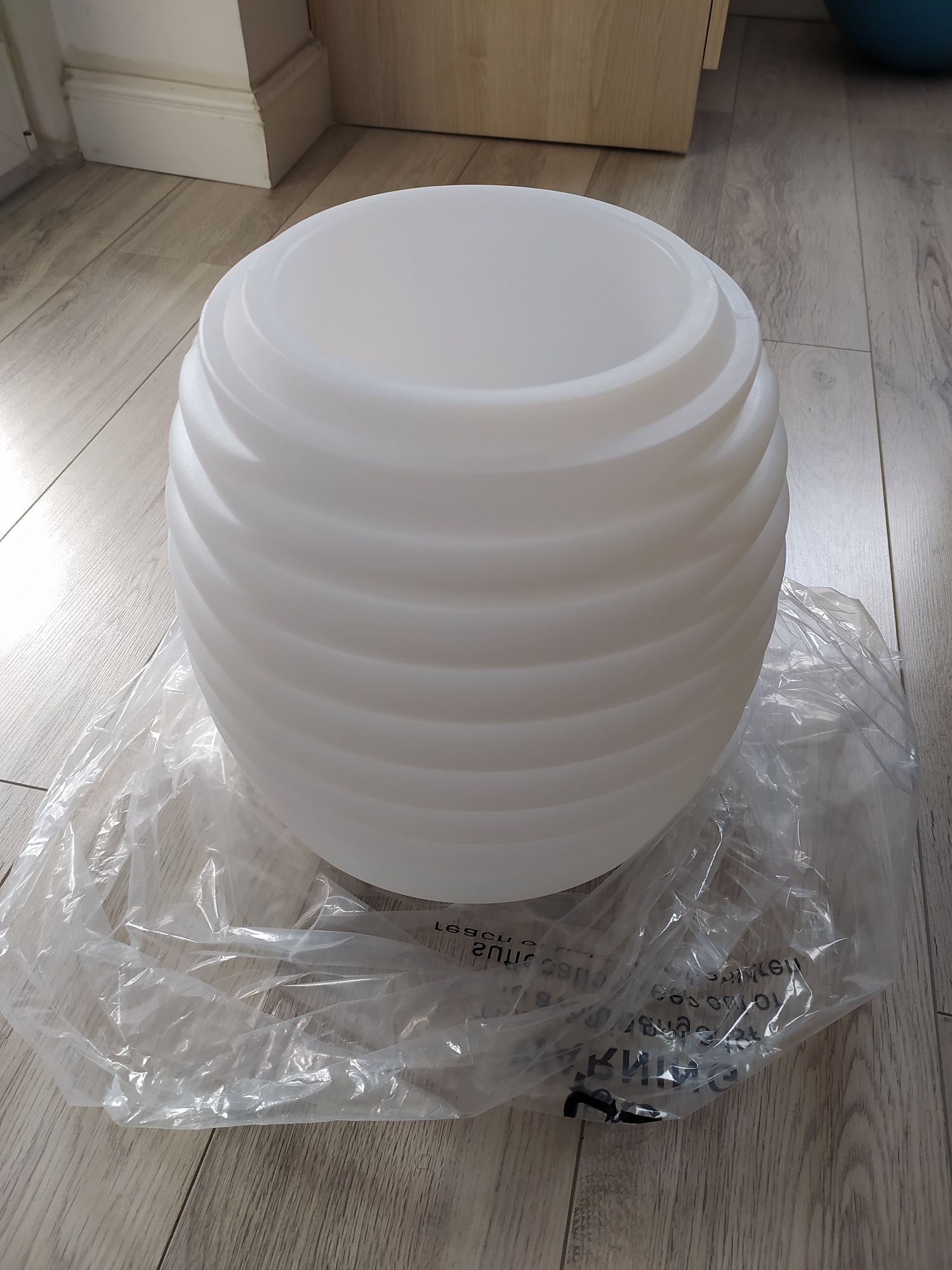 Lampa, chłodziarka, głośnik 3w1