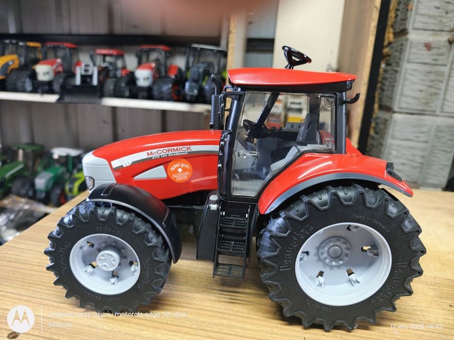 Bruder traktor McCormick