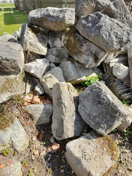 Камінь природній