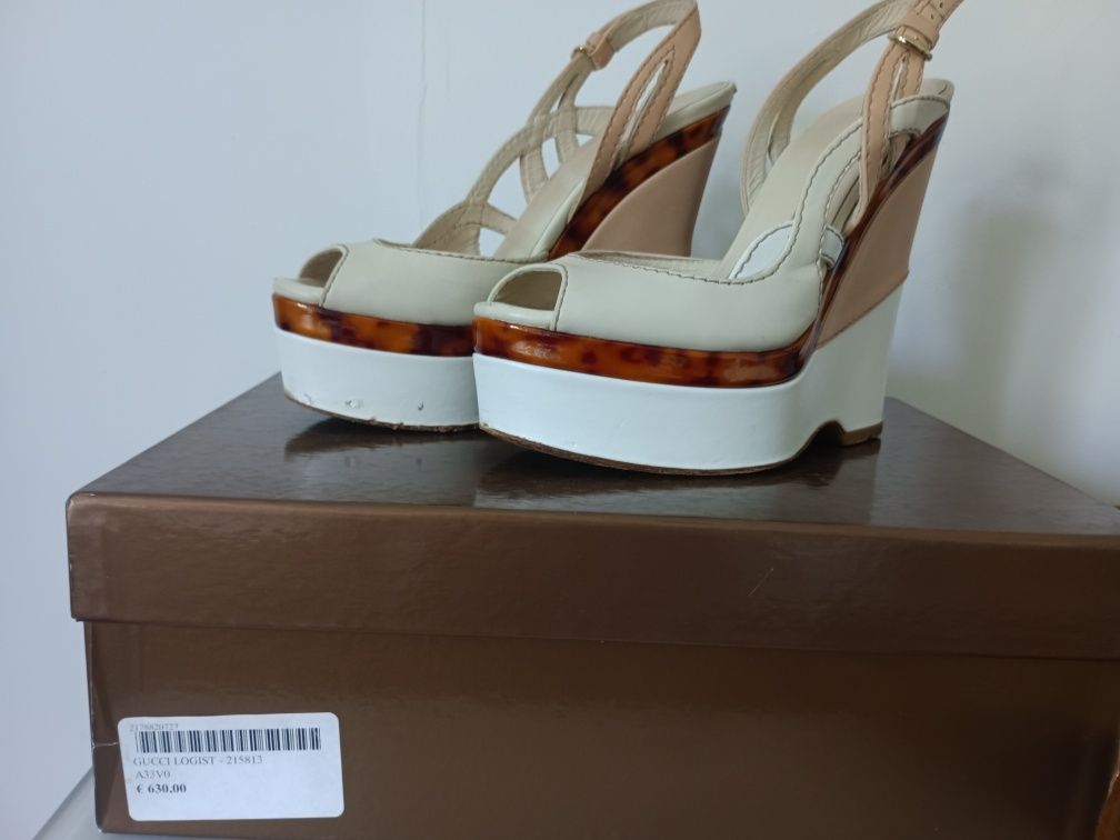 Sandálias altas Gucci