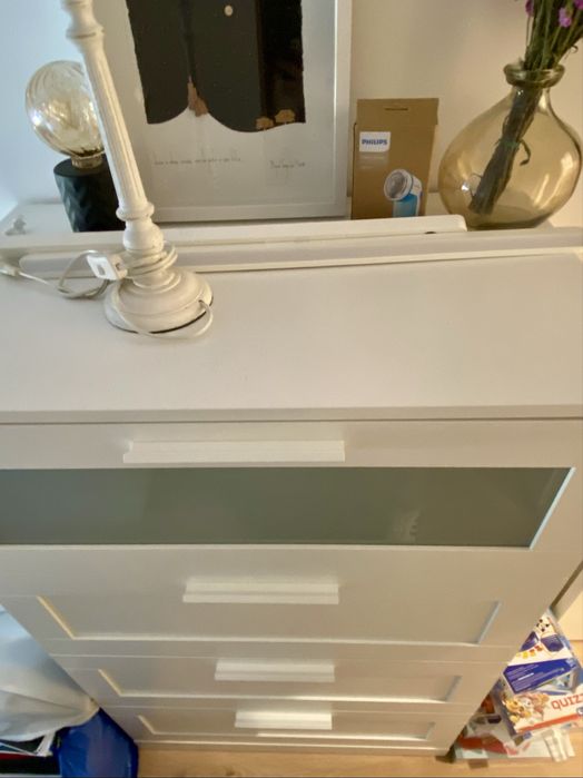 Cómoda Brimnes - Camiseiro