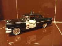 Model Ford Fairlane skala 1/43 OAKLAND Police