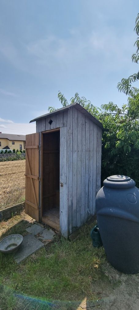 Wychodek WC na działkę