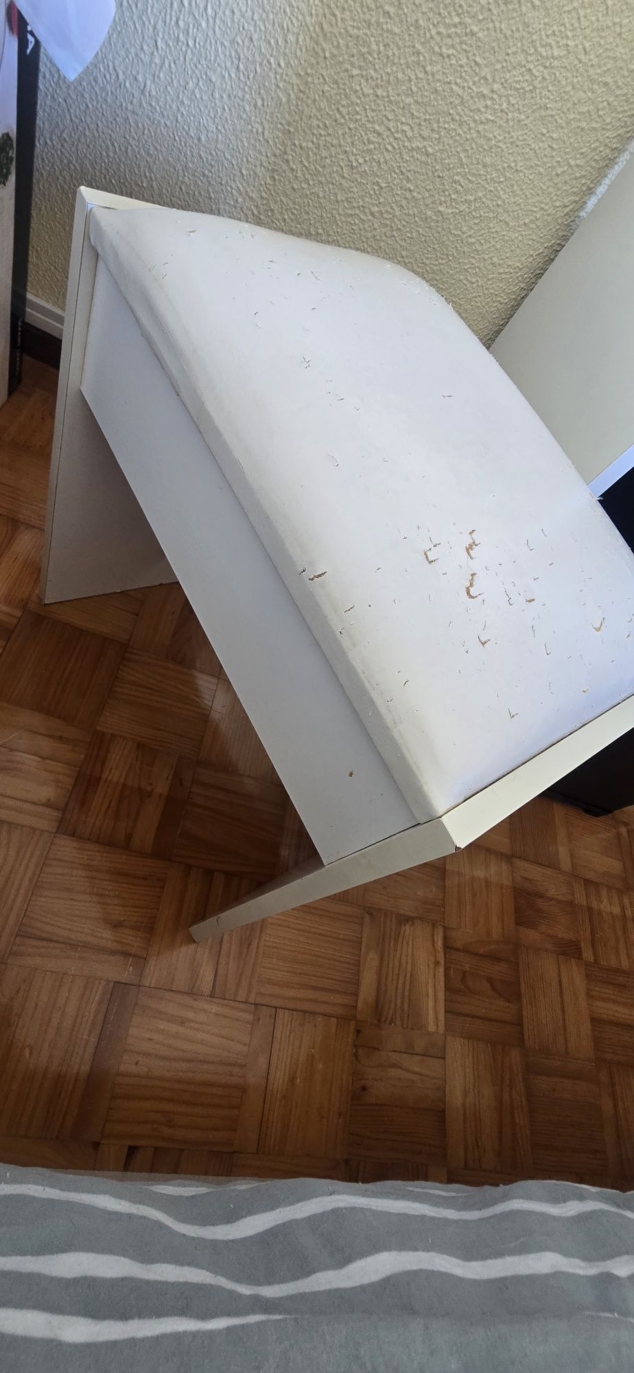 Banco de apoio para quarto