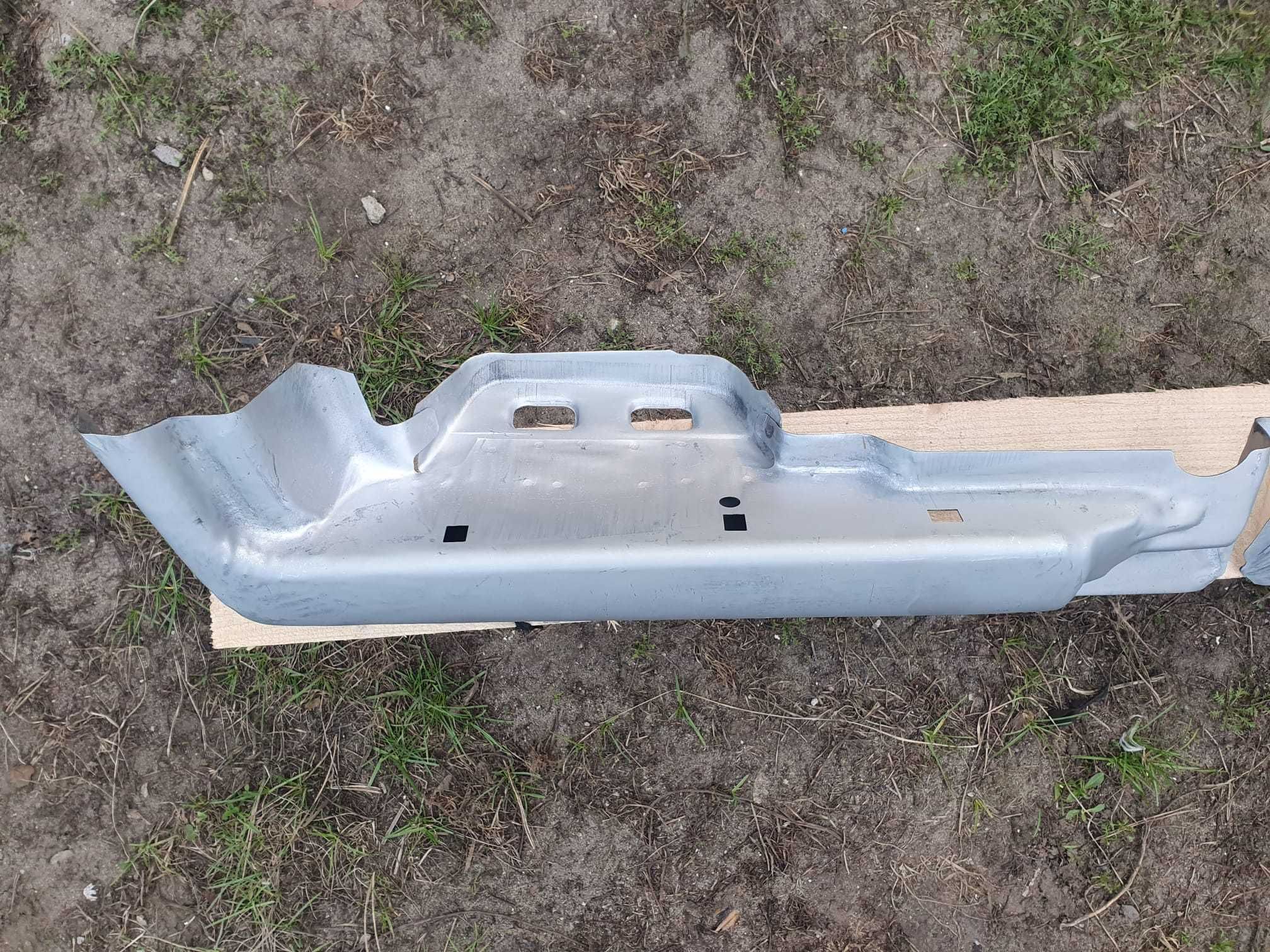 Próg , stopień progu KIA K2500 , K2700 stopień progu , próg.