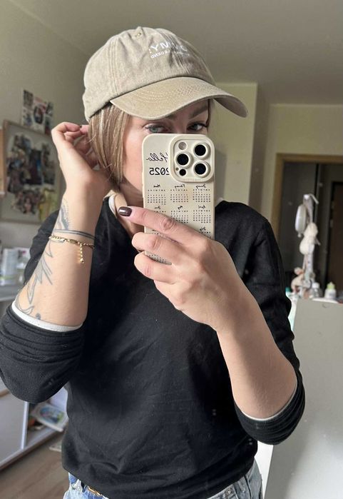 Nowe czapki z daszkiem Tommy