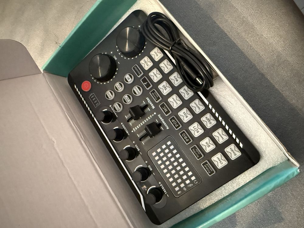 Mesa de stream mais microfone