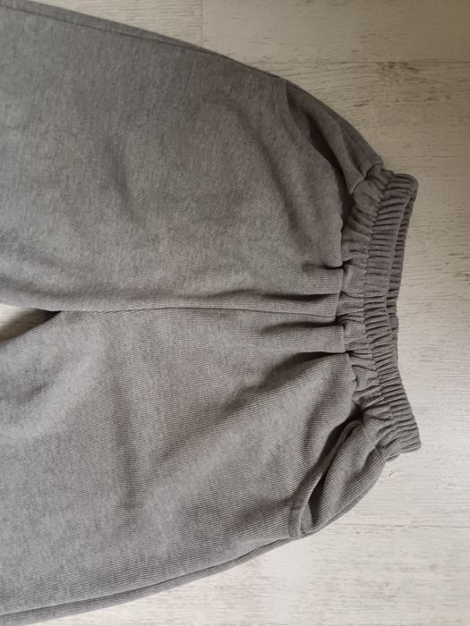 Spodnie dresowe rozm. 152