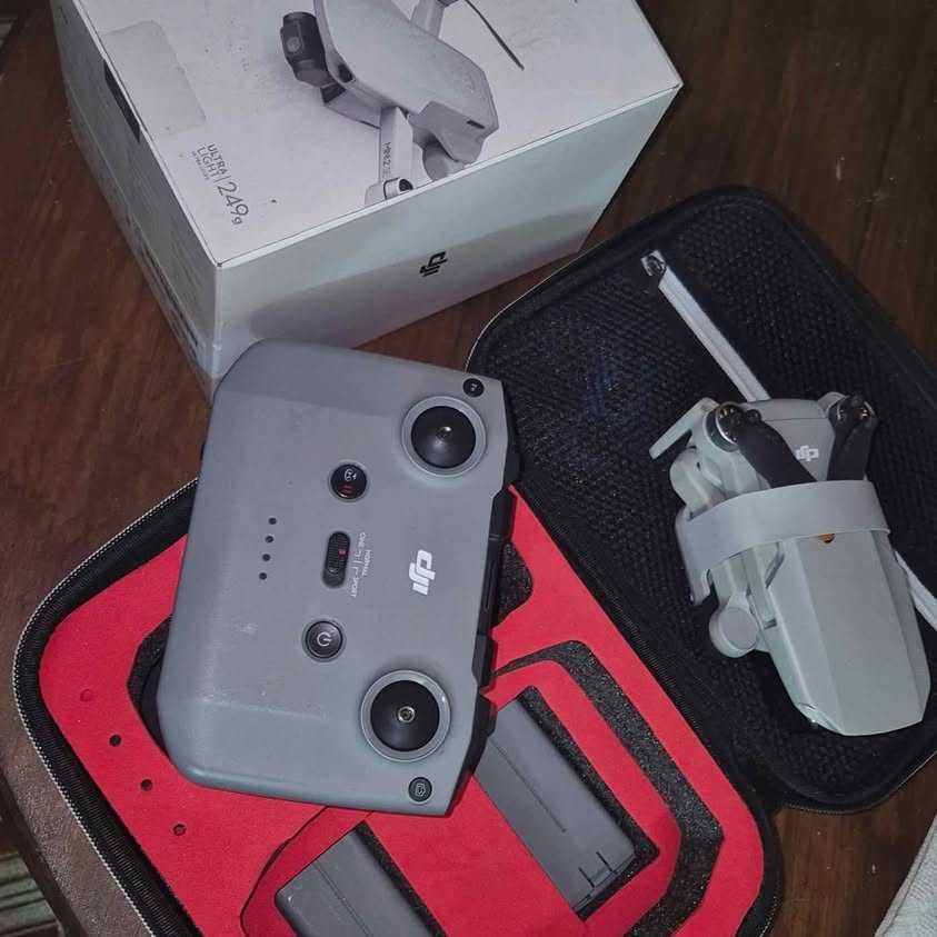 DJI Mini 2 SE quase novo (só 3.31hrs de voo) DJI CARE ativo