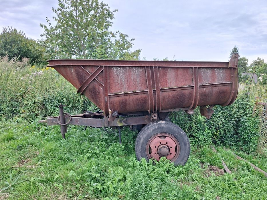 Przyczepa jednoosiowa wywrotka