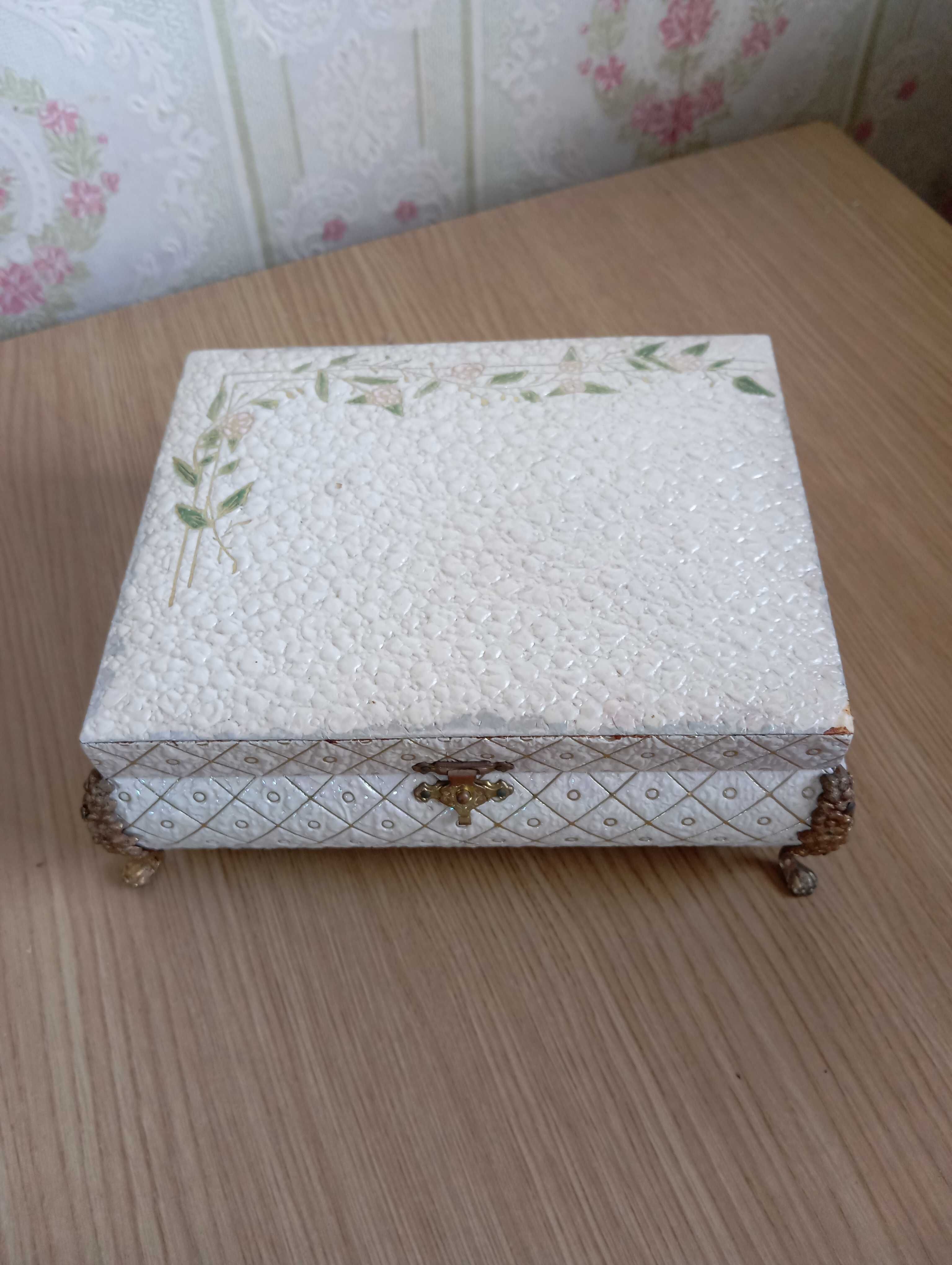Caixinha vintage bijuteria