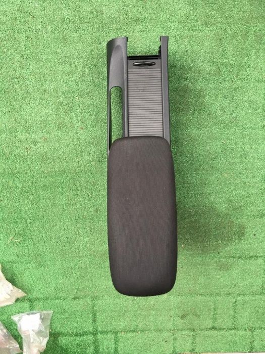 Honda Civic VIII Ufo 06-12 USB Podłokietnik z Kablem