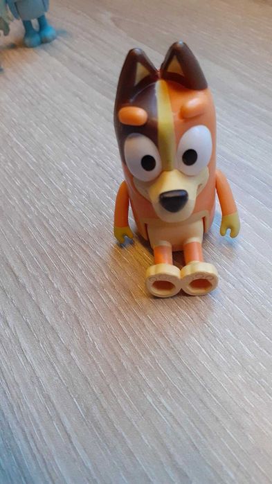 4 Bonecos dos desenhos animados Bluey e Bingo