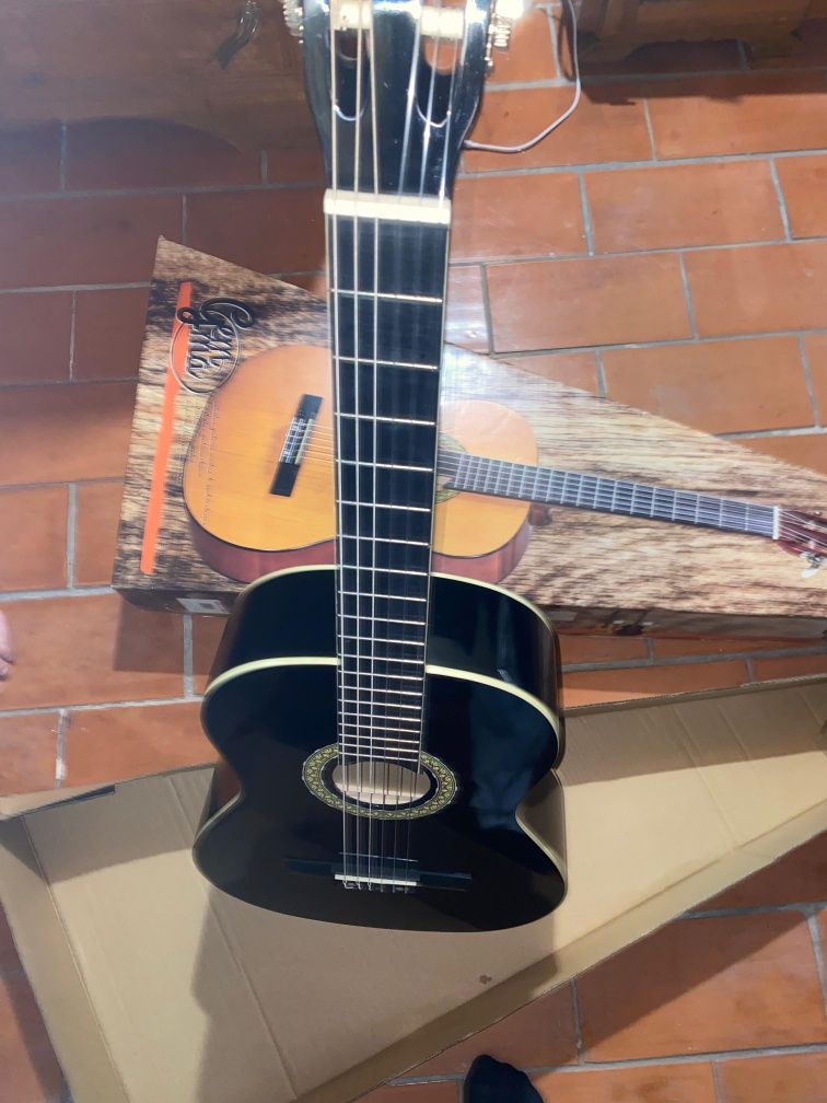 Vende se violão novo zero