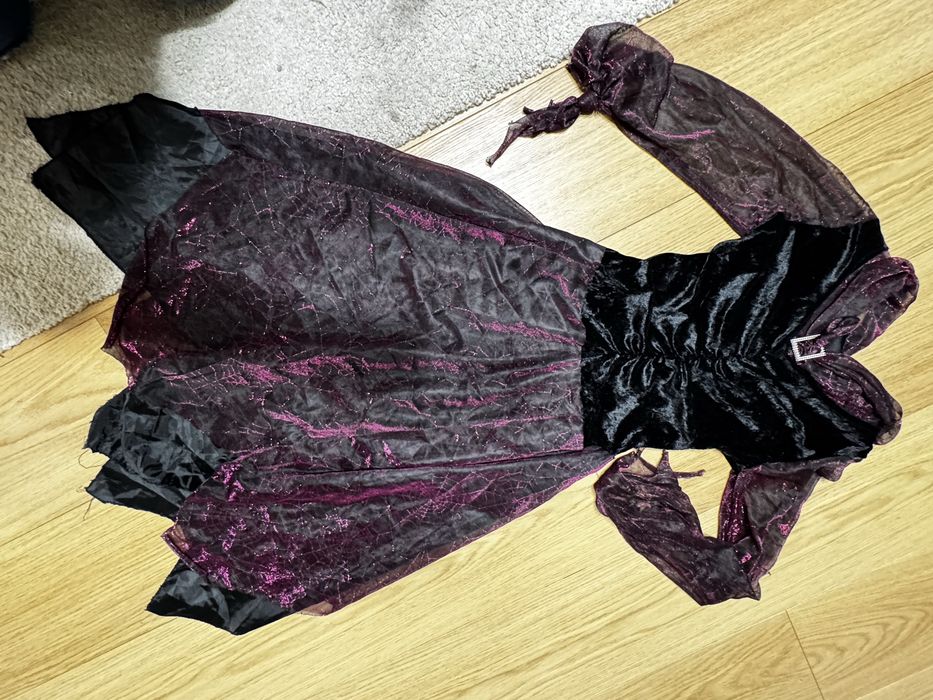 Sukienka 146 Halloween czarna pajęczyna