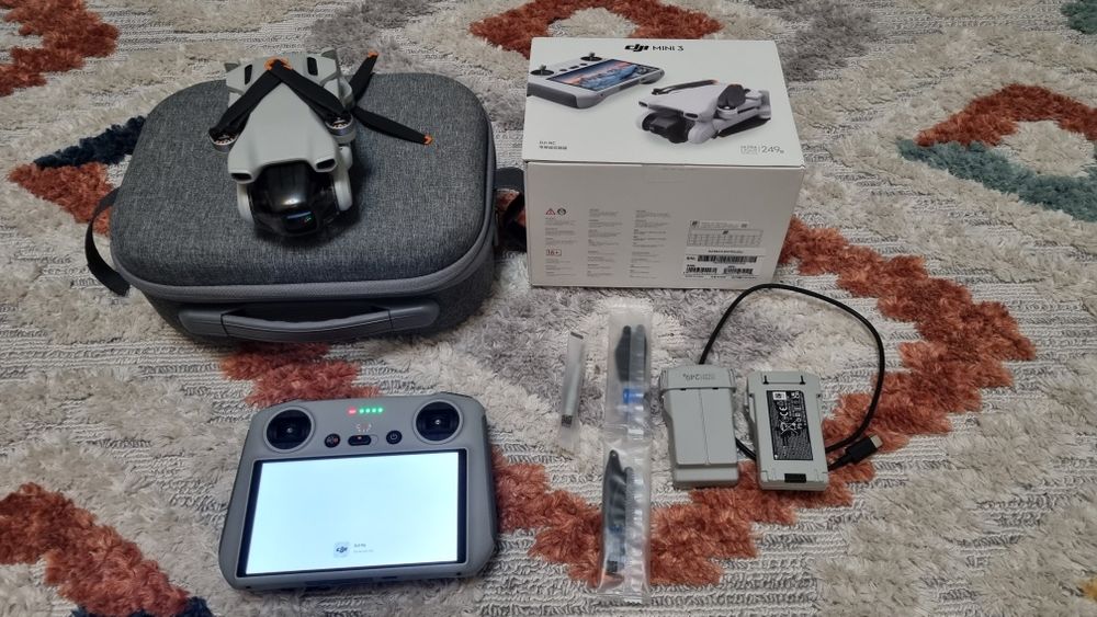 Дрон dji mini 3 ідеал, сумка , 2 акб