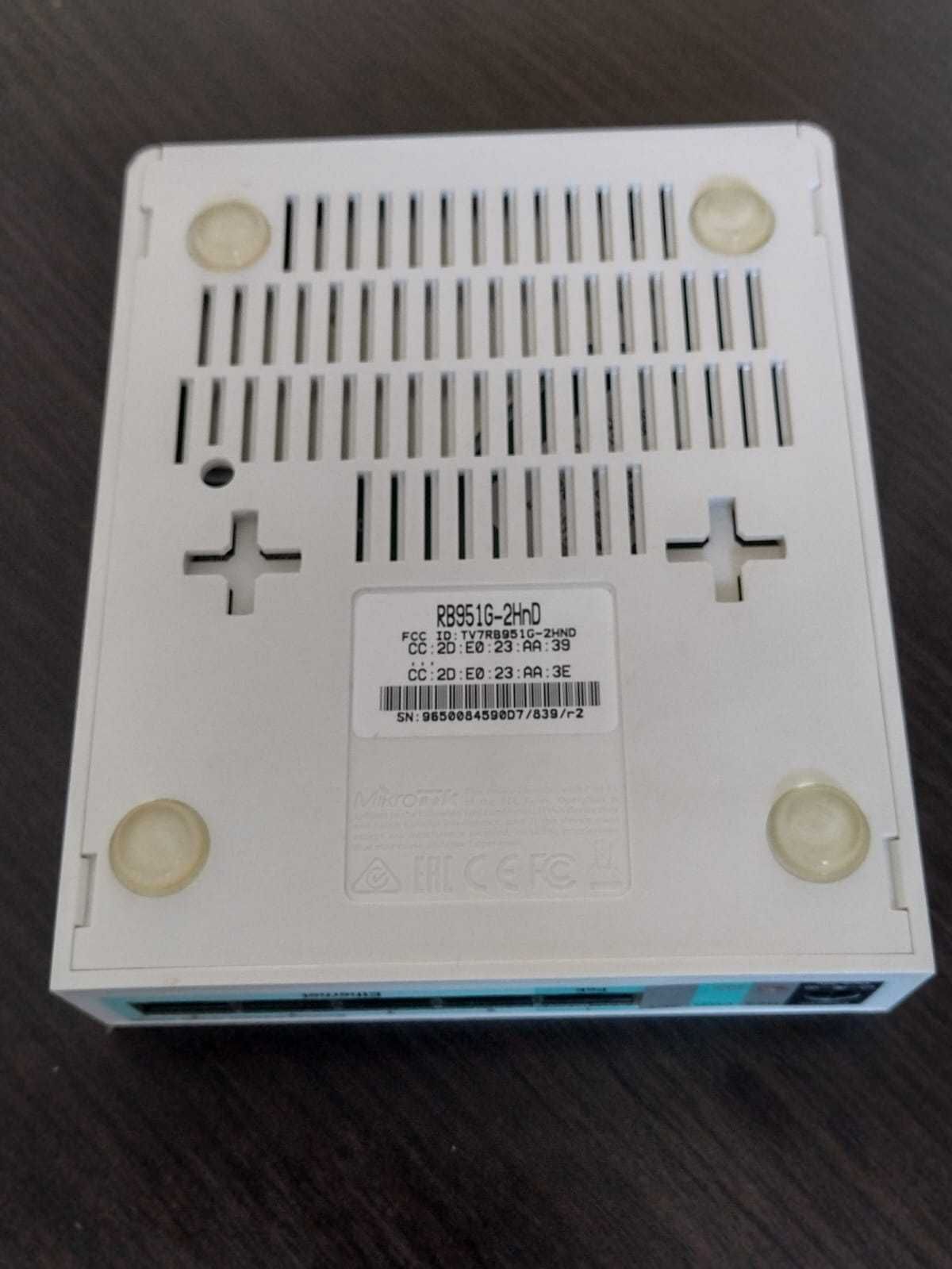 Router MikroTik Router Board 951G 2HnD prawie nowy