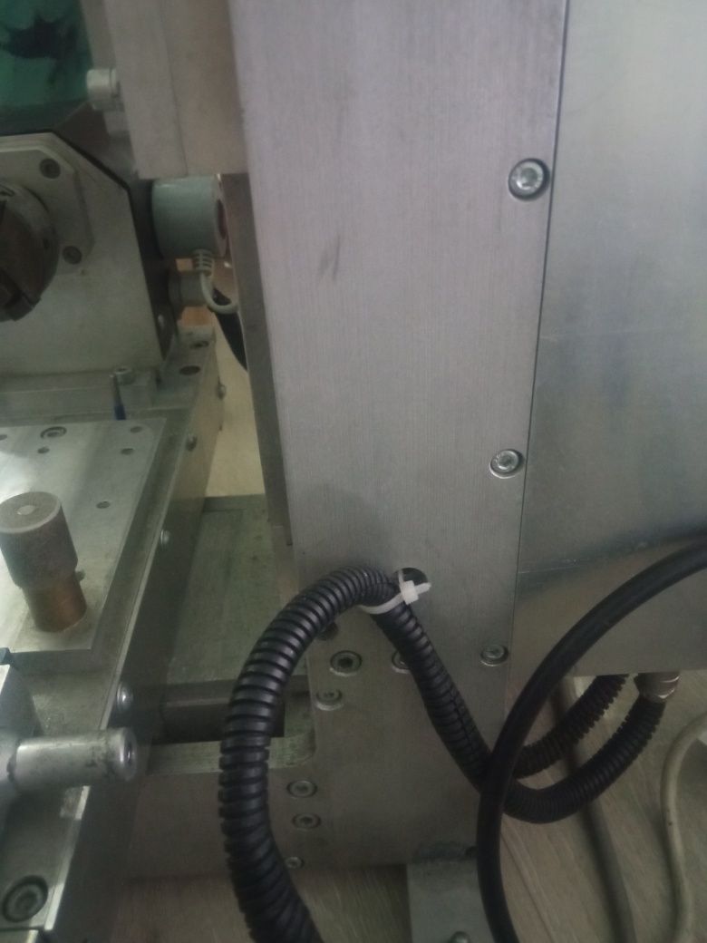 WM-1400 - точний фрезерний ювелірний станок з чпу версат для ювелірних