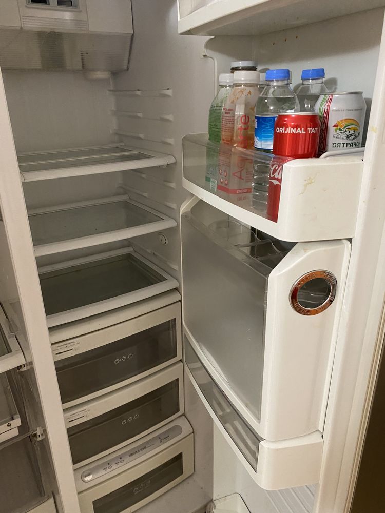 Холодильник. Холодильник двухдверный. Холодильник lg. lg side by side.