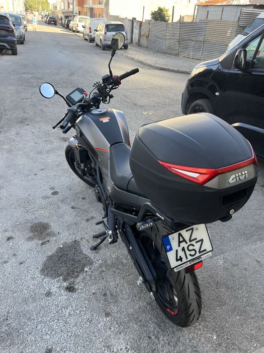 Benelli Leoncino 125