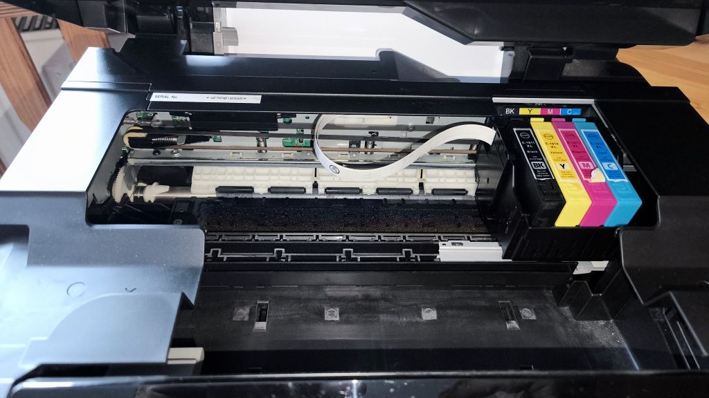 Drukarka wielofunkcyjna Epson XP-305, zapas tuszy, drukuje