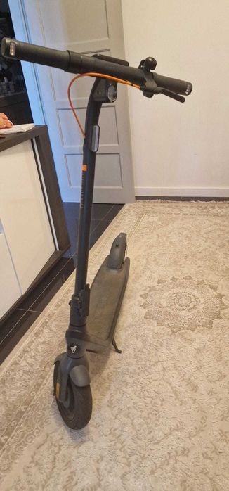 Trotinete Elétrica SEGWAY NINEBOT E2 Pro E (750 W - Autonomia: 40 Km)