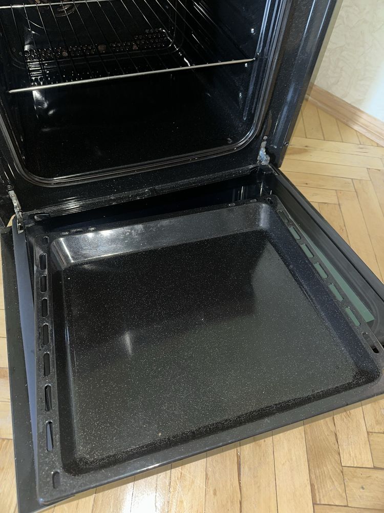 Вбудована електрична духова шафа Privileg PBM3130X (Німеччина)