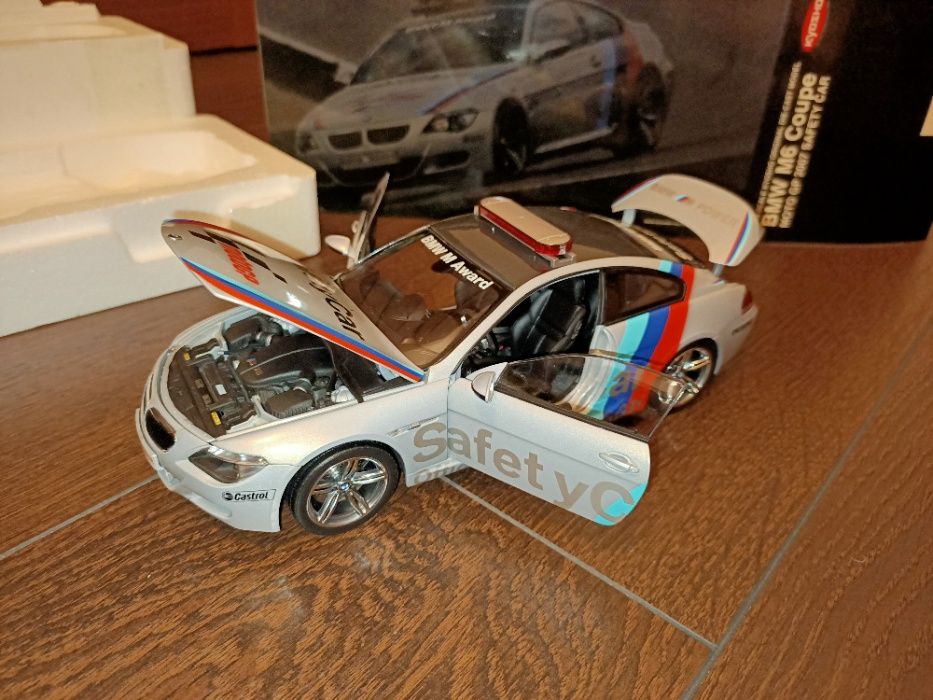 Model Kyosho 1:18 BMW M6 Moto Gp 2007 Safety Car 08707GPC