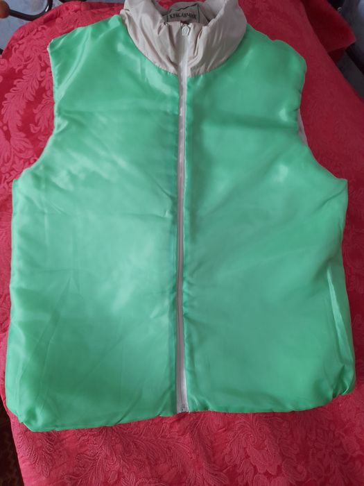 Жилет утепленный. Новый