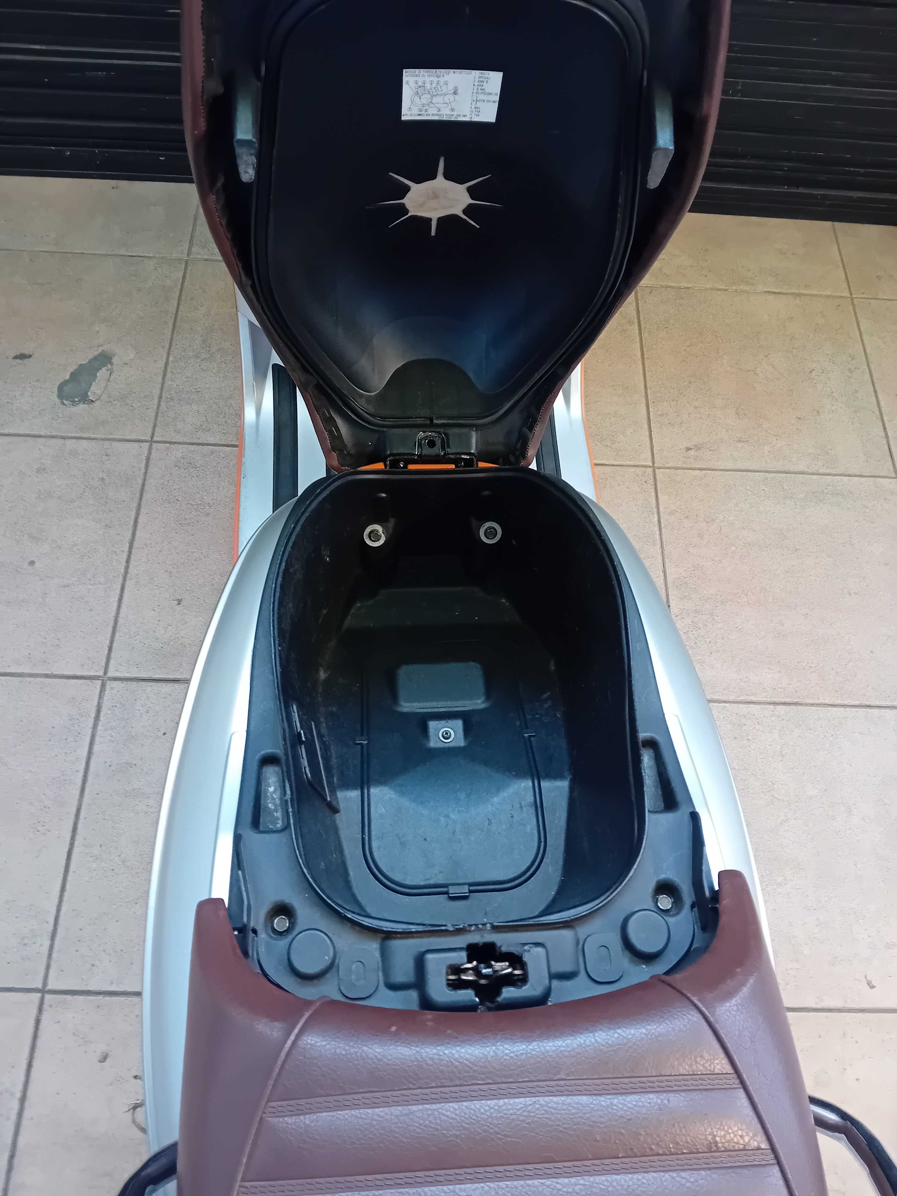 Scooter Peugeot Django 125