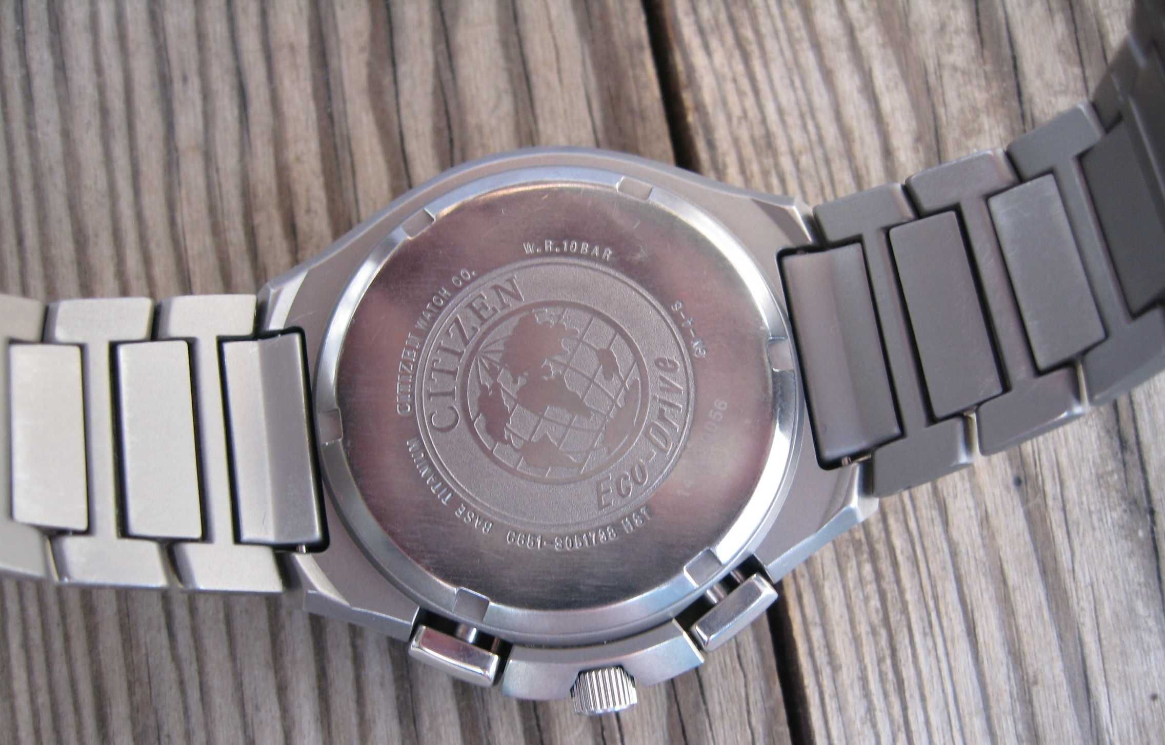 Tytanowy Citizen Skyhawk Eco-Drive dla pilotów i globtrotterów