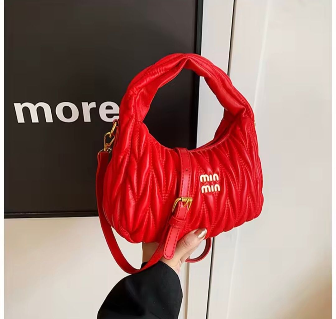 Сумка багет Miu miu з екошкіри у кольорах.
