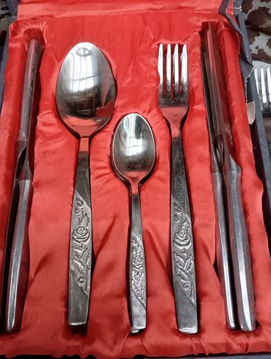 Столові прибори нержавейка.