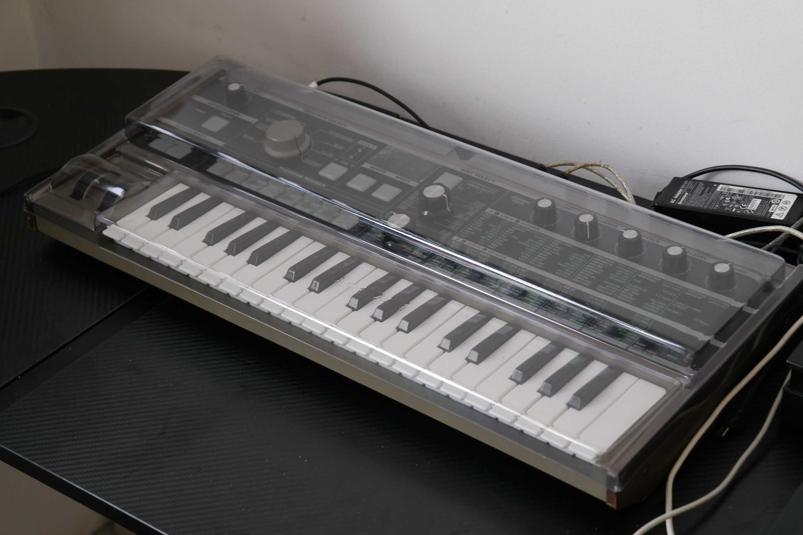Sprawny syntezator Korg Microkorg + decksaver