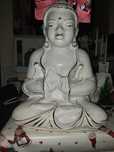 Buda em loiça branco e dourado
