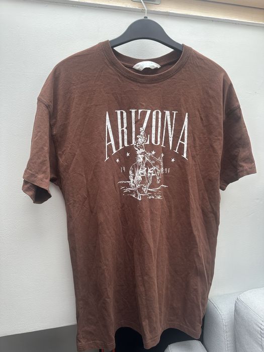 Коричнева футболка з принтом ARIZONA