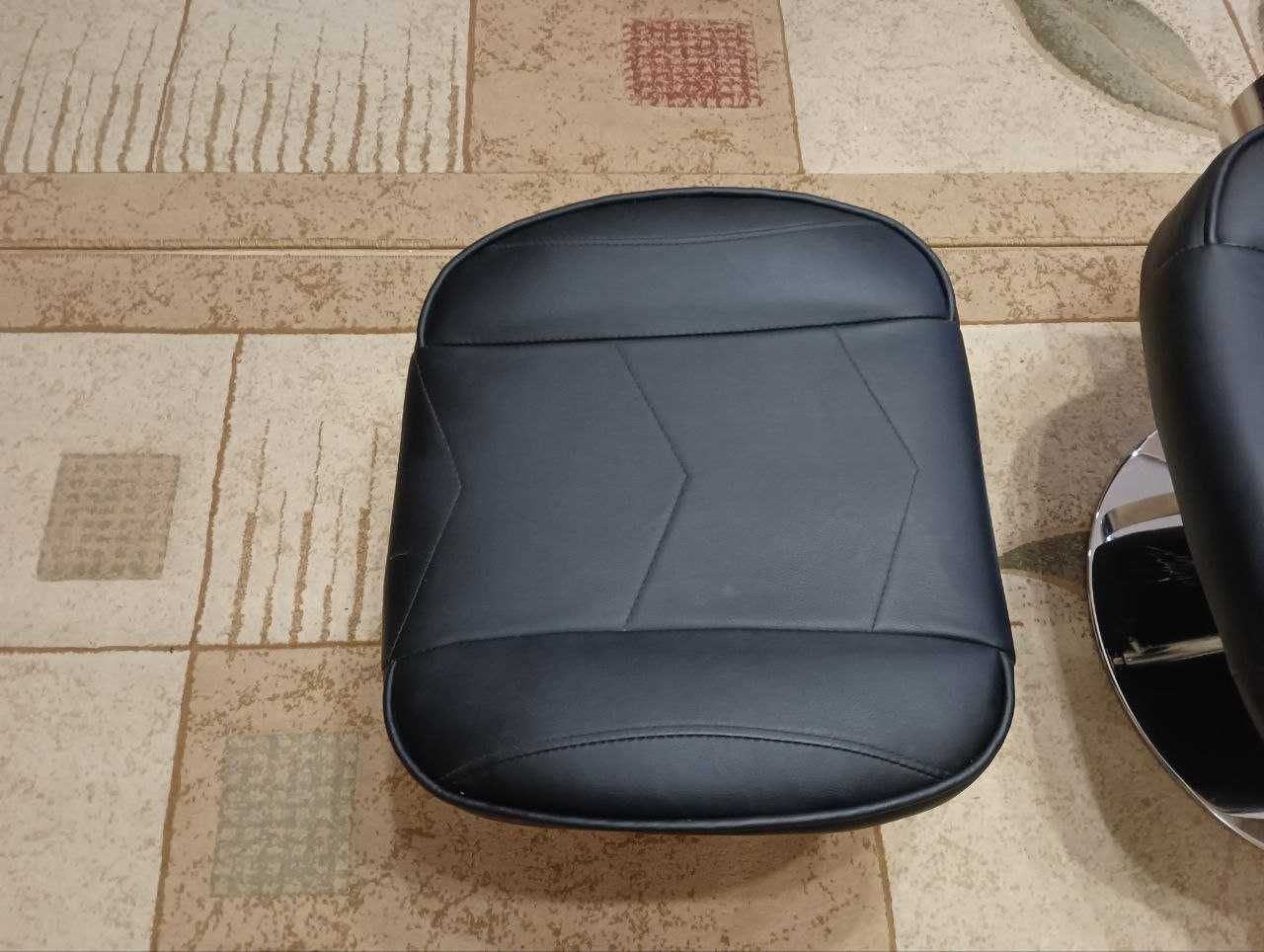 Відкидне крісло з підставкою для ніг